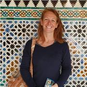 Madrelingua francese, laureata, esperienza di insegnamento